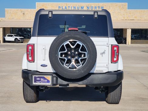 Used 2025 Ford Bronco Outer Banks AWD/4WD image 8