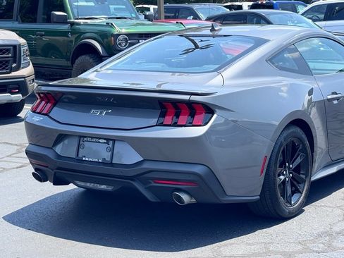 Used 2025 Ford Mustang GT RWD image 33