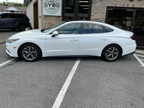 Used 2022 Hyundai Sonata SEL w/ Convenience Package FWD image 2
