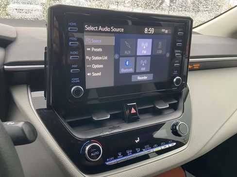 Used 2020 Toyota Corolla LE image 22