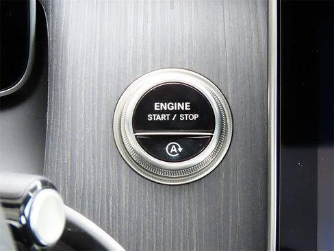 New 2025 Mercedes-Benz GLC 43 AMG 4MATIC image 29