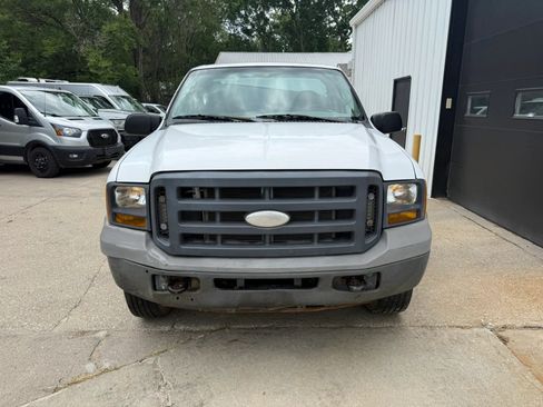 Used 2005 Ford F250 XL AWD/4WD image 3