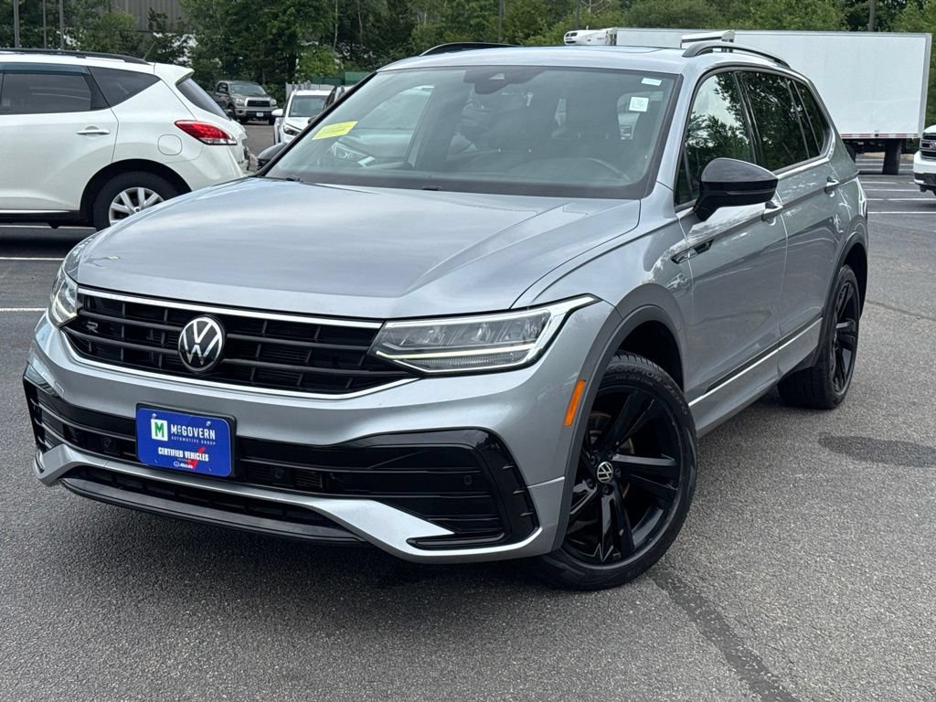 Used 2023 Volkswagen Tiguan SE R-Line AWD/4WD image 1