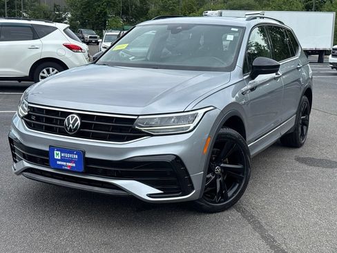 Used 2023 Volkswagen Tiguan SE R-Line AWD/4WD image 1