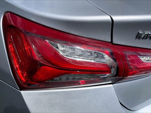 Used 2021 Chevrolet Malibu LT FWD image 28