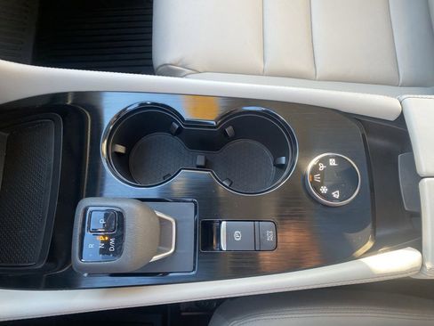 Used 2023 Nissan Rogue SL w/ SL Premium Package image 27