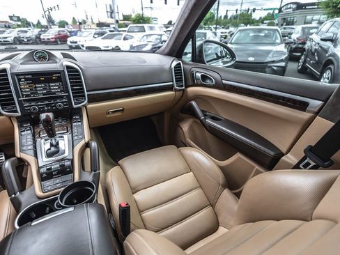 Used 2016 Porsche Cayenne GTS AWD/4WD image 23