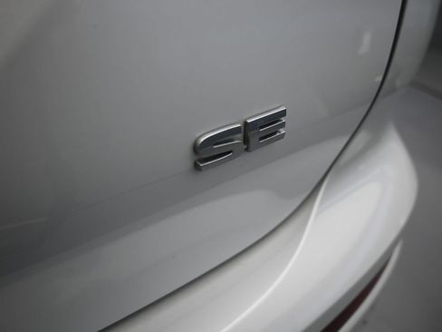 Used 2023 Mitsubishi Outlander SE image 45