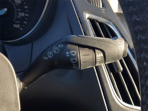 Used 2016 Ford Focus SE w/ Equipment Group 201A image 21