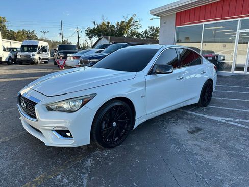 Used 2018 INFINITI Q50 Luxe w/ Essential Package (3.0T Luxe) AWD/4WD image 3