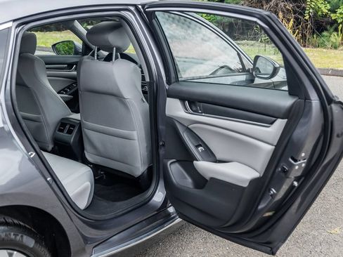 Used 2019 Honda Accord EX image 17