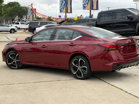 Used 2024 Nissan Altima 2.5 SR AWD/4WD image 10