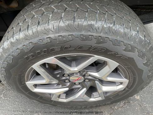 Used 2023 GMC Sierra 1500 SLE image 19