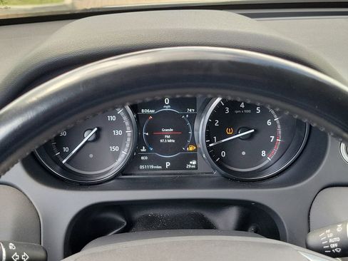 Used 2018 Land Rover Discovery Sport SE image 28