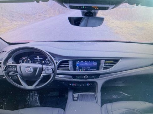 Used 2024 Buick Enclave Premium image 23