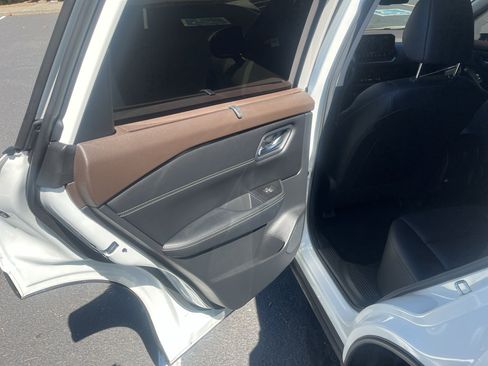 Used 2023 Nissan Rogue SL w/ SL Premium Package AWD/4WD image 32