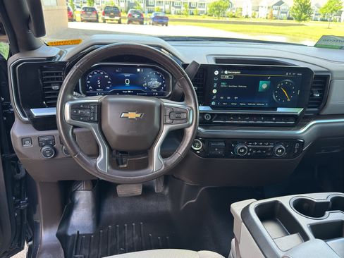 Used 2022 Chevrolet Silverado 1500 LT w/ All Star Edition Plus AWD/4WD image 17