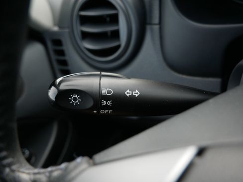 Used 2013 Suzuki SX4 Premium image 26