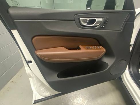 Certified 2023 Volvo XC60 B5 Plus w/ Climate Package AWD/4WD image 6