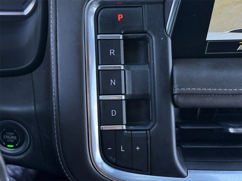 Used 2021 Chevrolet Tahoe Z71 w/ Rear Media and Nav Package image 17