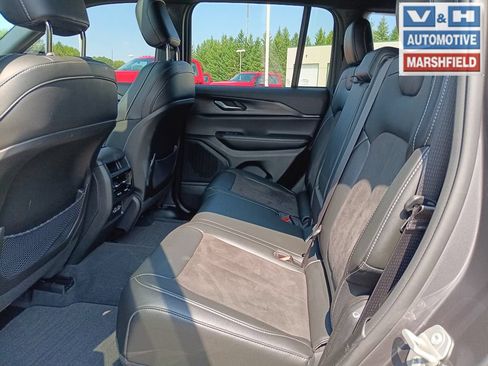 Used 2023 Jeep Grand Cherokee Altitude AWD/4WD image 29