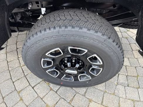 New 2026 Ford F350 Platinum w/ FX4 Off-Road Package AWD/4WD image 18