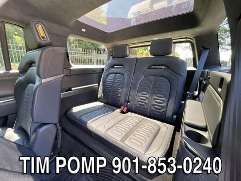 Used 2023 Rivian R1S Adventure AWD/4WD image 15