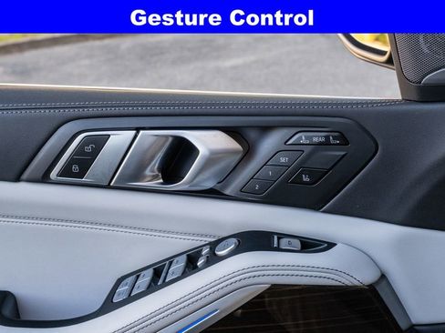 Used 2023 BMW X7 xDrive40i w/ Premium Package image 13