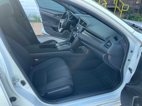 Used 2019 Honda Civic Sport image 14