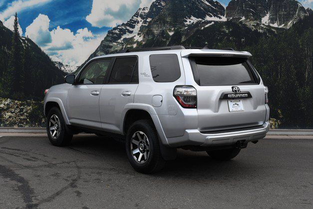 Certified 2024 Toyota 4Runner TRD Off-Road AWD/4WD image 9