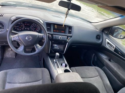 Used 2014 Nissan Pathfinder S image 12