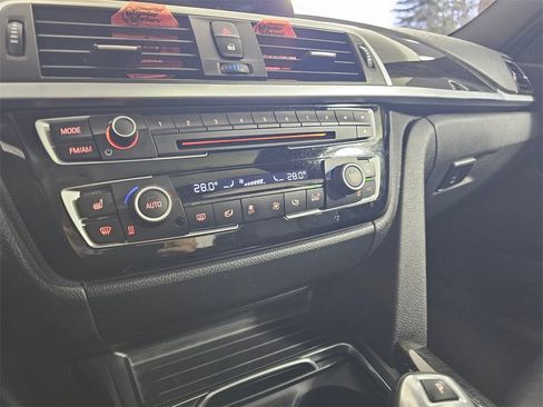 Used 2017 BMW 330i xDrive Sedan image 30