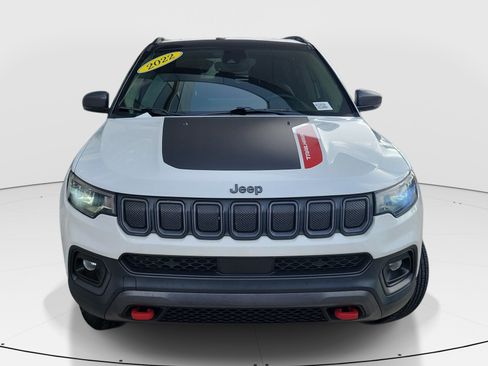 Used 2022 Jeep Compass Trailhawk w/ Trailhawk Convenience Group AWD/4WD image 2