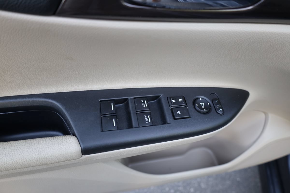 Used 2017 Honda Accord Touring image 10