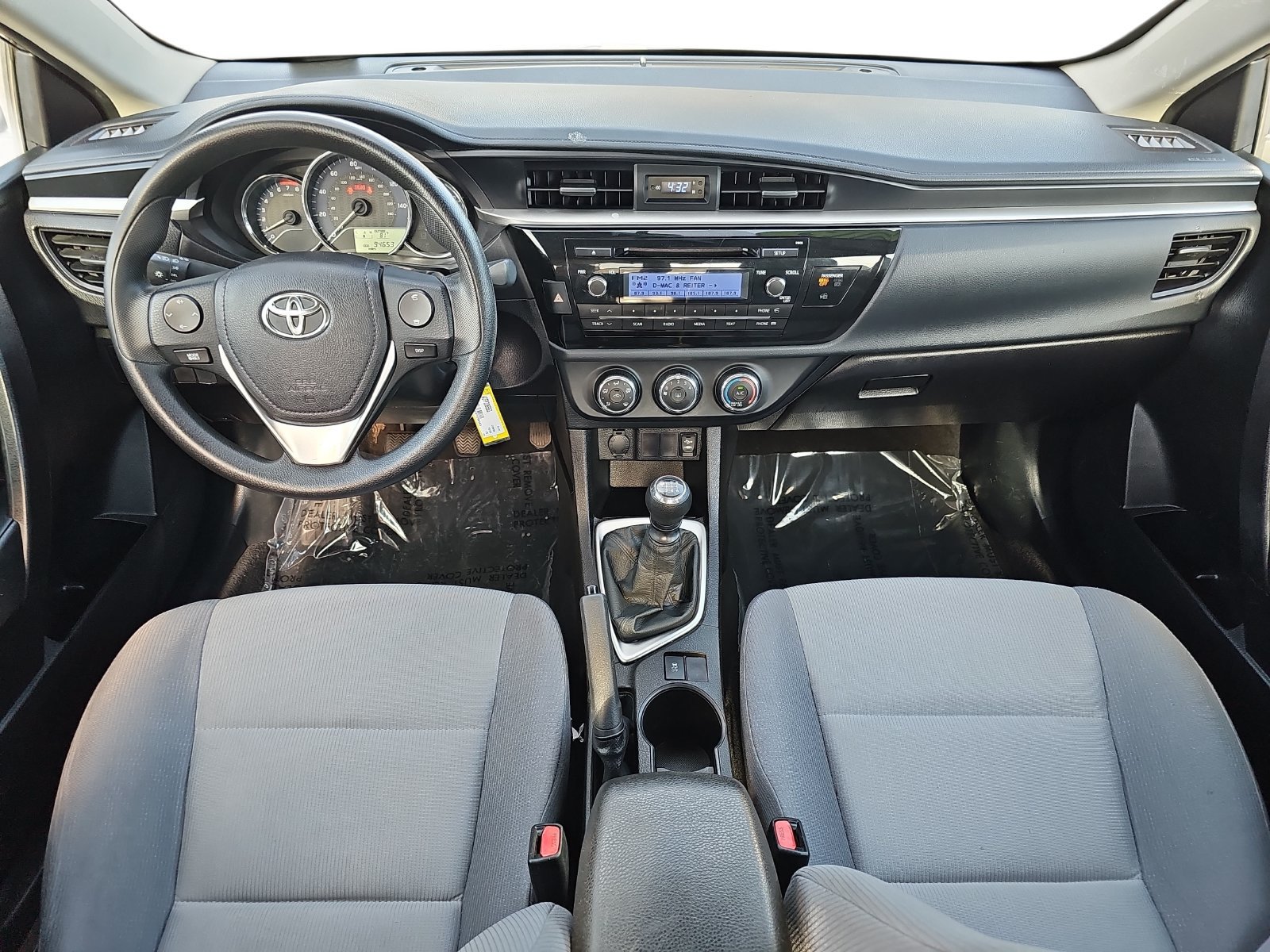 Used 2015 Toyota Corolla L FWD image 9