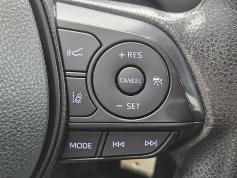 Used 2022 Toyota RAV4 LE image 16