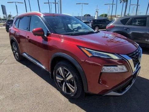 Used 2023 Nissan Rogue SL w/ SL Premium Package FWD image 2