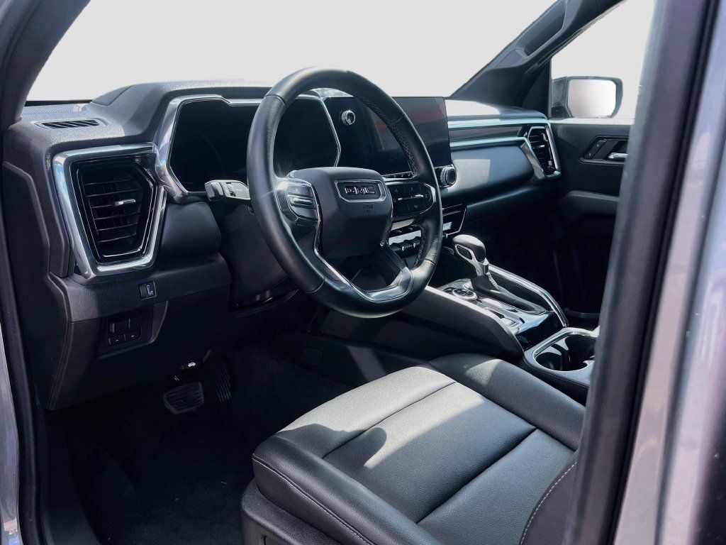 Used 2023 GMC Canyon Elevation w/ Elevation Premium Package AWD/4WD image 9