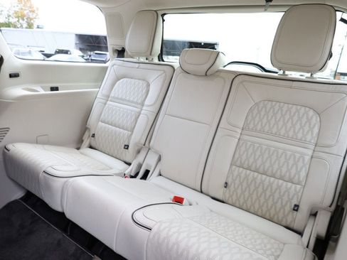 Used 2024 Lincoln Navigator Black Label image 22