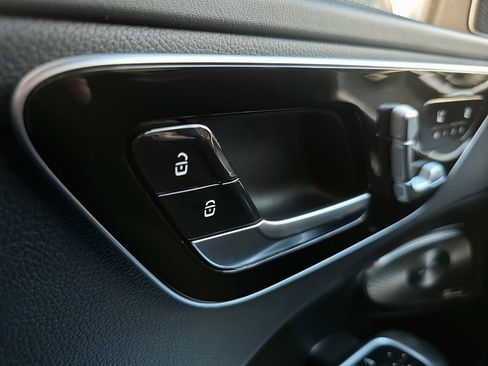 Used 2024 Mercedes-Benz C 300 4MATIC Sedan image 14