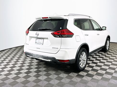 Used 2017 Nissan Rogue SV image 7