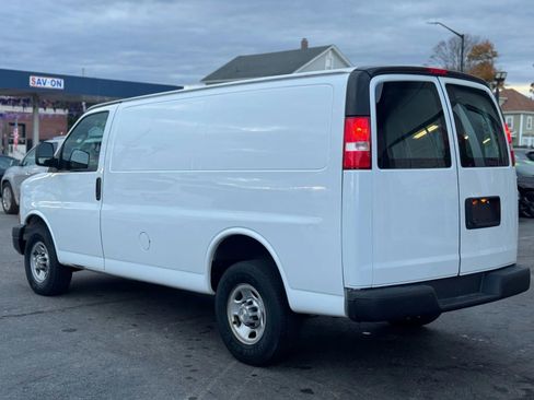 Used 2016 Chevrolet Express 3500 image 5