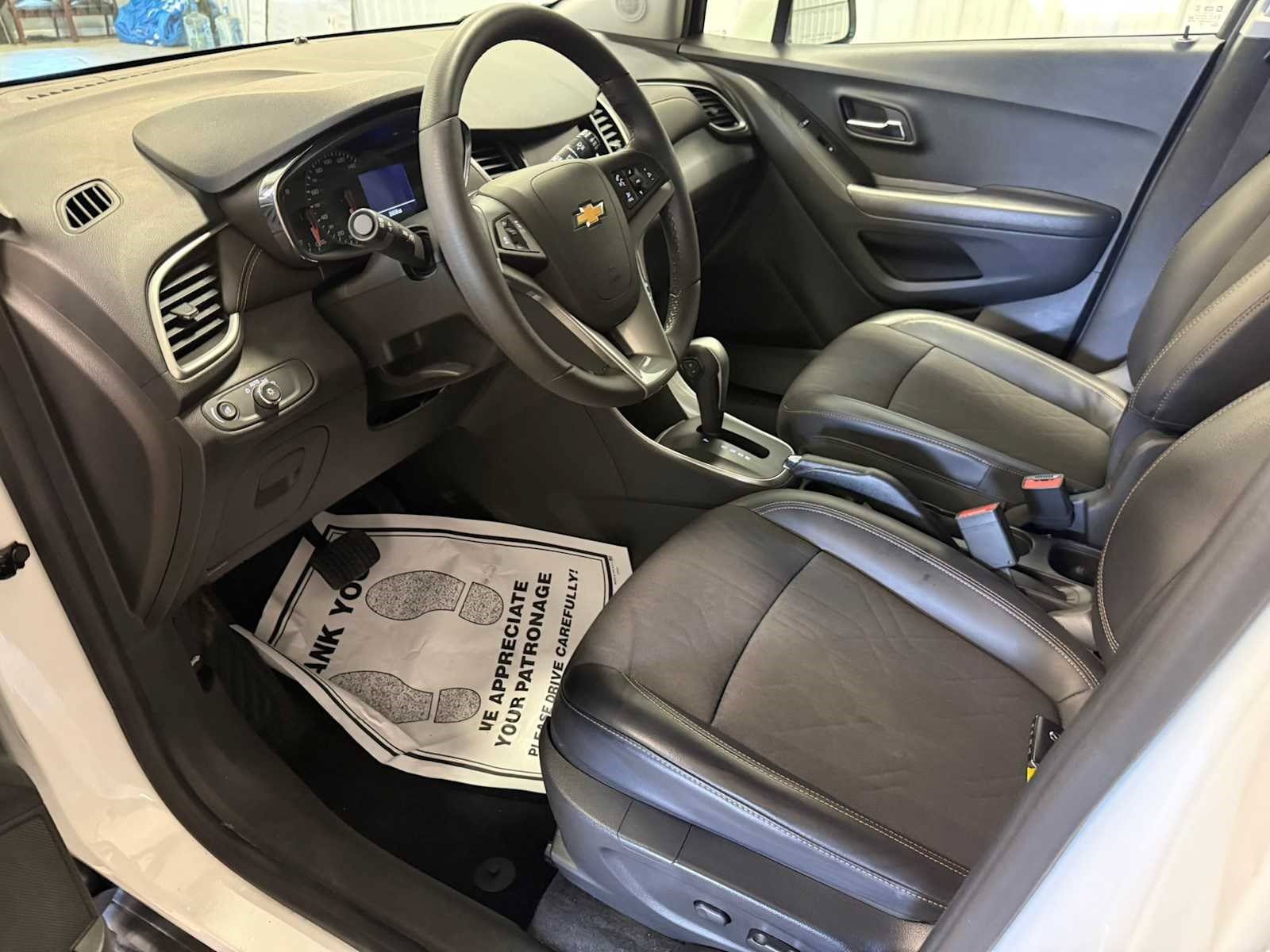 Used 2020 Chevrolet Trax LT w/ LT Convenience Package AWD/4WD image 19