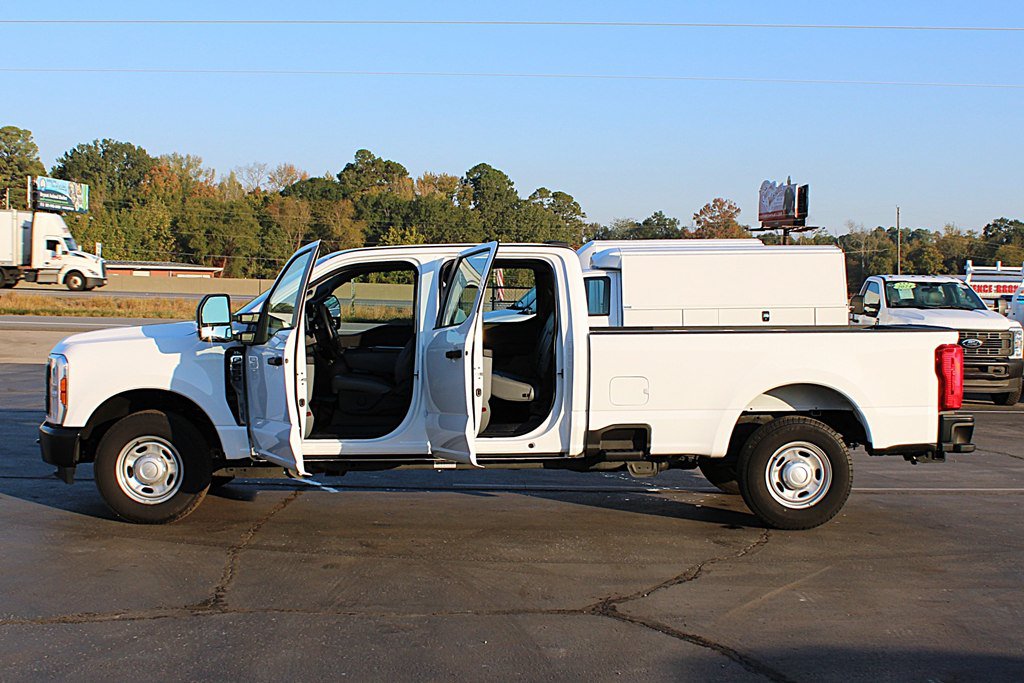 Used 2024 Ford F250 XL w/ XL Driver Assist Package RWD image 9