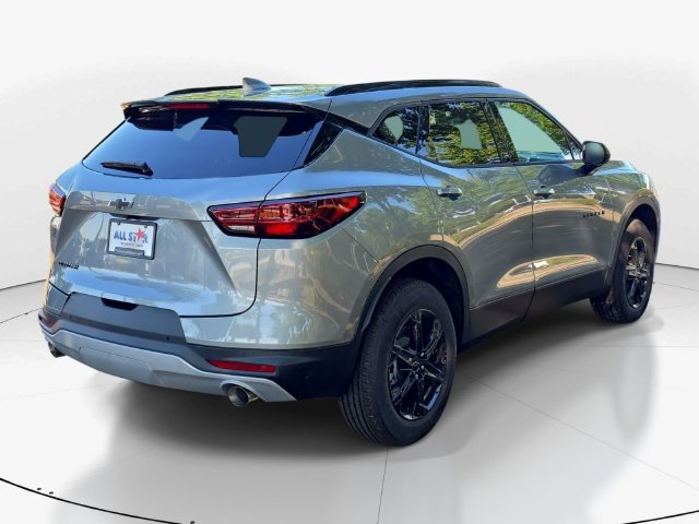 New 2026 Chevrolet Blazer LT w/ Midnight/Sport Edition FWD image 3