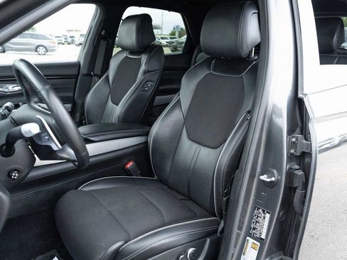 Used 2023 Genesis GV70 2.5T w/ Sport Prestige Package image 13