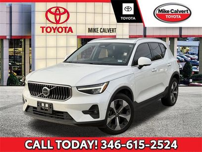 Used 2023 Volvo XC40 B5 Plus w/ Driver Assist Package