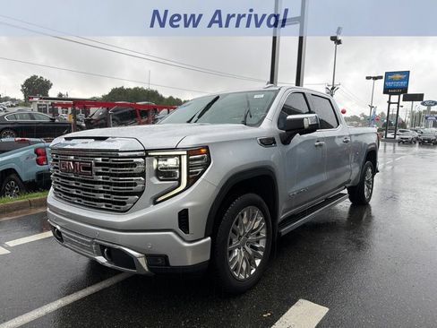 Used 2022 GMC Sierra 1500 Denali AWD/4WD image 1