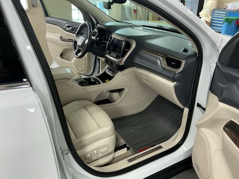 Used 2020 GMC Acadia Denali w/ Technology Package AWD/4WD image 17