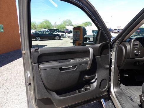 Used 2012 Chevrolet Silverado 2500 LT w/ Interior Plus Package image 9